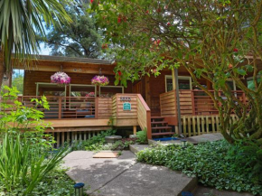 Woods Waves: Luxury Coast Cabin King Beds Pets
